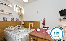 Host Wise - Cozy Quiet Flat - Trindade Station